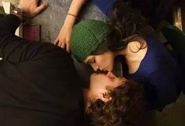 午夜情人MidnightLovers激情缠绵的爱恋挑战道德禁忌